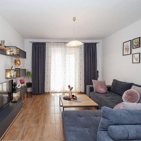 Spacious And Modern App With Big Terrace Malinska Eksteriør bilde