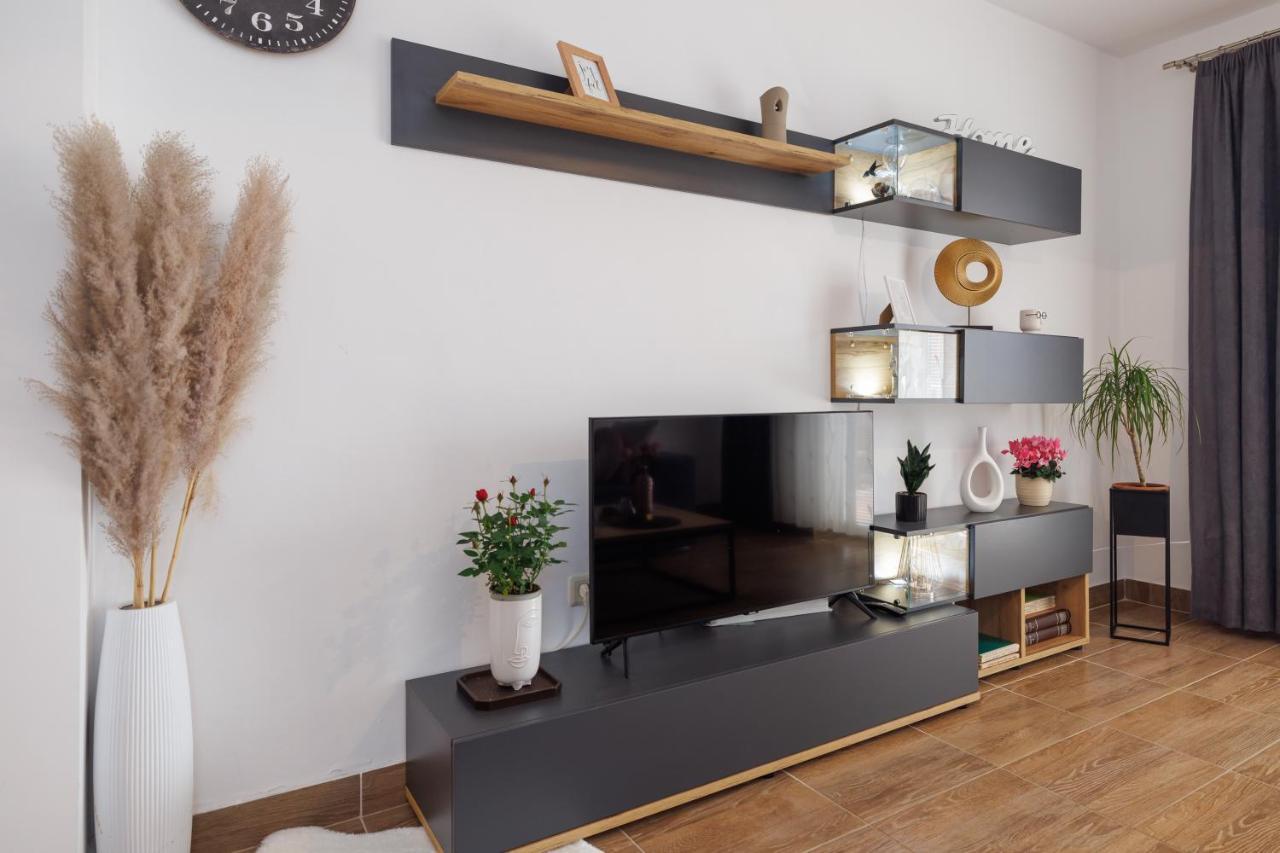 Spacious And Modern App With Big Terrace Malinska Eksteriør bilde