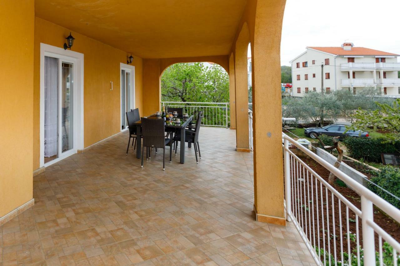 Spacious And Modern App With Big Terrace Malinska Eksteriør bilde